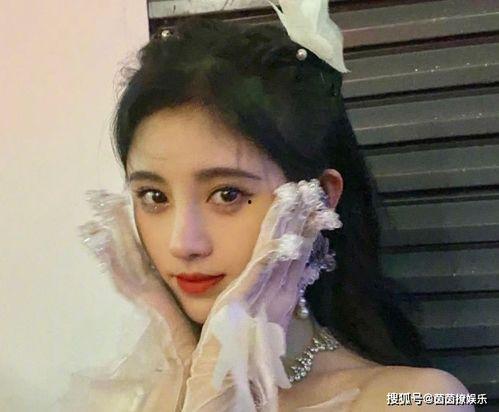 吃瓜娱乐圈鞠婧祎,娱乐圈的瓜田,她如何成为焦点?”